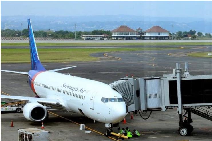 В Индонезии исчез пассажирский Boeing 737: посольство проверяет, были ли украинцы на борту самолета