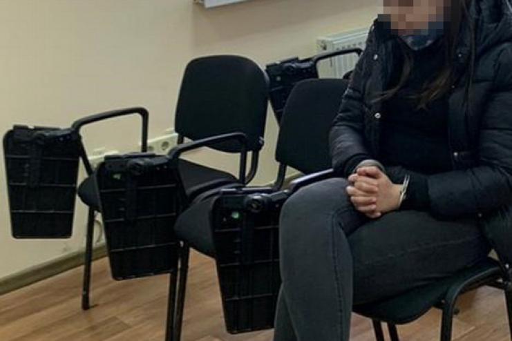 Пограничники задержали подозреваемую в совершении ряда уголовных преступлений и должника за неуплату алиментов 