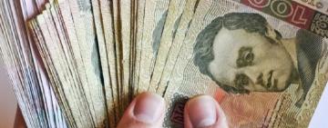 Кабмин утвердил повышение зарплат бюджетникам: учителям добавят 20%, медикам – 30%