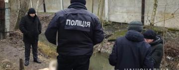 Поліцейські затримали підозрюваного у жорстокому вбивстві жінки з міста Вилкове (відео) 