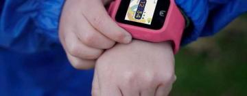 "МАМА, РУКА ПЕЧЁТ": СМАРТ-ЧАСЫ ВЗОРВАЛИСЬ НА РУКЕ УЧЕНИЦЫ КИЕВСКОЙ ШКОЛЫ