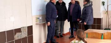 "Туалет на улице, отопление - печное": когда школьники с. Садовое будут учиться в комфортных условиях?