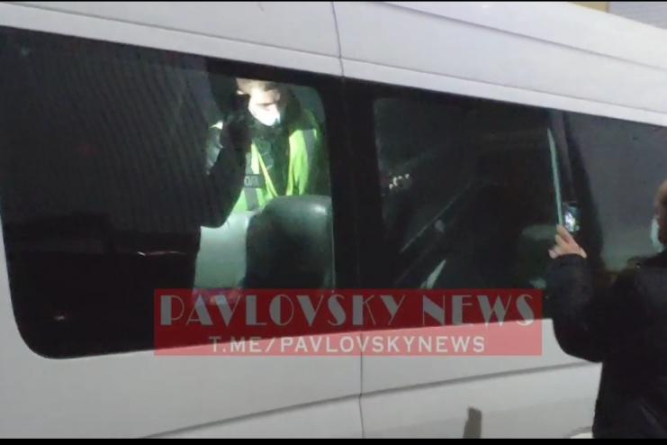 У Києві пройшов обшук автобуса у дворі Офісу ОПЗЖ