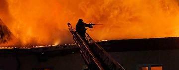 В Одесской области 45 человек тушили масштабный пожар на территории СТО