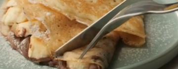 Смачний день. АЖУРНІ МЛИНЦІ З БАНАНАМИ ТА ШОКОЛАДНОЮ ПАСТОЮ 