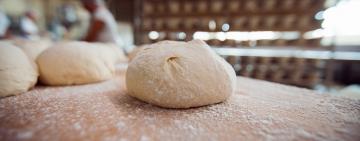 КабМін  може «добровільно» обмежити зростання цін на олію та хліб