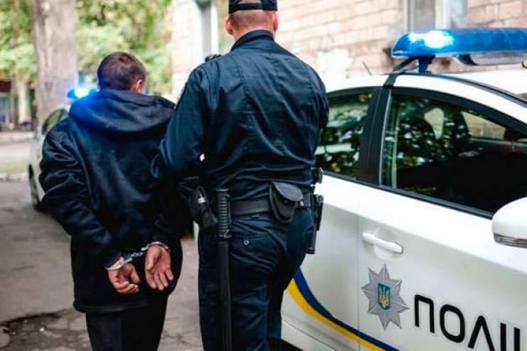 Полицейский задержали жителя Белгород-Днестровского района за угрозу насилия над работником правоохранительных органов