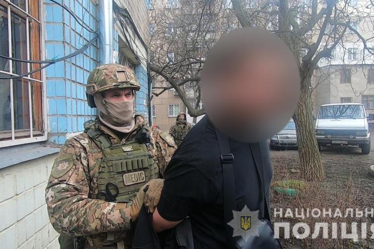 Двое жителей Сараты дважды пытались поджечь авто одессита: их задержала полиция (видео)