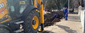 НЕДЕЛЮ НАЗАД  - РАЗГОВОР, СЕГОДНЯ - ДЕЛО: на центральной улице Арциза прокладывают новый водопровод