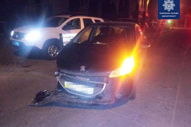 Сначала дочь, а затем и мать: пьяненькие автоледи задержаны одесскими патрульными