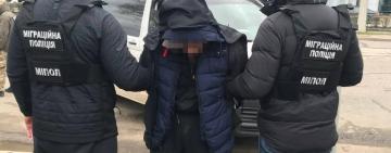 Житель Рени задержан в аэропорту "на горячем": вербовал и вовлекал в преступную деятельность украинцев