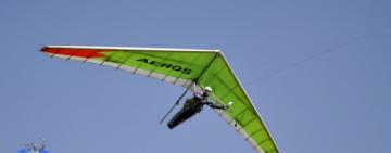 Уже зовет меня в полет: дельтапланерист из Рени открыл сезон полётов в Придунавье