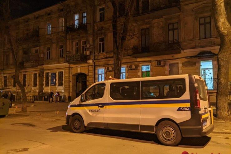 В Одессе двое детей отравились токсичными испарениями. Жильцы винят "подвальных соседей"