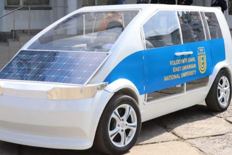 В Україні розробляють електромобіль ЄВА