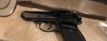 Отреагировал на плач ребенка: в Одессе мужчина угрожал пистолетом стоматологу