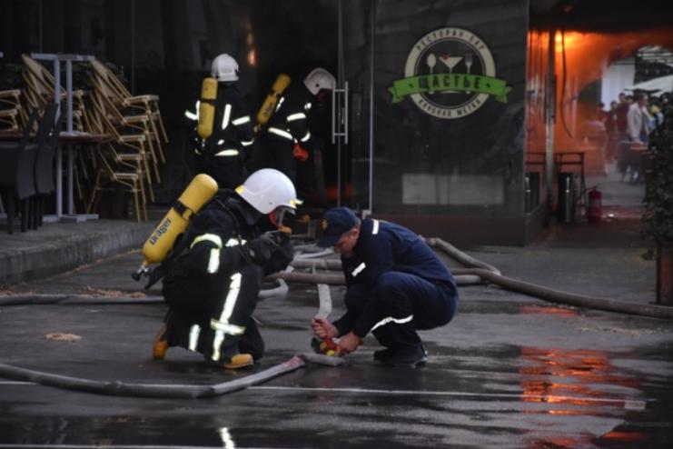 В Одессе сгорел дотла ресторан "Щастье": семь человек спасены, в том числе и ребёнок