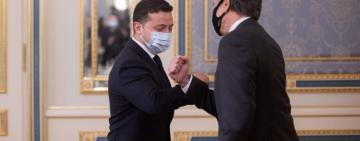 Президент Володимир Зеленський зустрівся з держсекретарем США Ентоні Блінкеном, який 6 травня прилетів в Україну