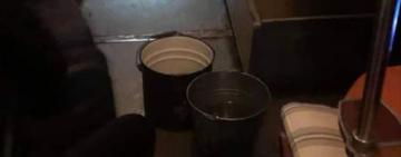 Дах потік: як пасажири потягу "Київ- Миколаїв" їхали з відрами