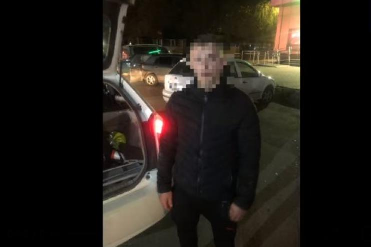 Пьяный одессит  повредил девять авто, пытаясь скрыться от патрульных