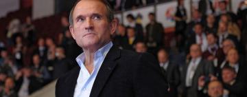 Обыски у Медведчука: охрана не пускает в дом контрразведчиков СБУ и не дает следователям вручить подозрение – СМИ