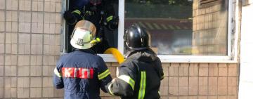 Пожар в больнице Одессы: 25 пожарных боролись с огнём