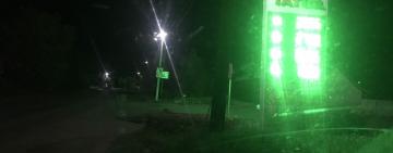 В Арцизе подсветка рекламной стелы АЗС создаёт опасную дорожную ситуацию