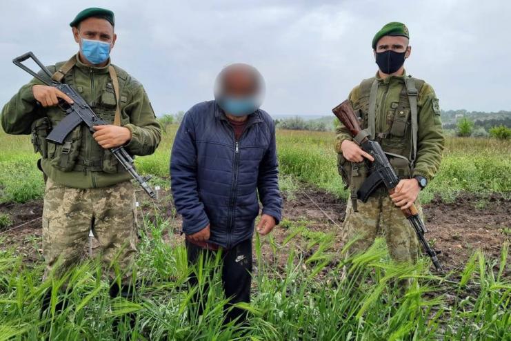 Іноземець хотів незаконно перетнути кордон України, але в Болградському районі  попався 
