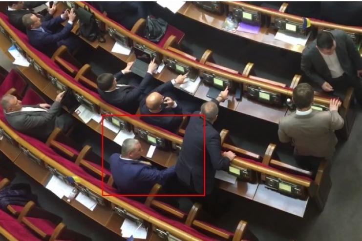 Вперше народного депутата України судитимуть за кнопкодавство