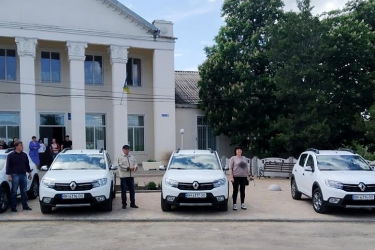 Павлівська громада з новими автомобілями 
