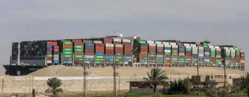 Виноват капитан: завершилось расследование инцидента в Суэцком канале