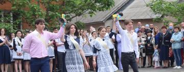 У ШКОЛАХ АРЦИЗА ПРОЛУНАВ ОСТАННІЙ ДЗВОНИК!