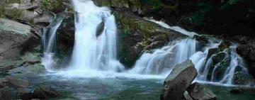 В Україні трагічно загинув хлопчик під час шкільної екскурсії на водоспад 