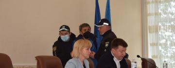 «ВОЗЛЕ ДОМА ТВОЕГО»:  «НЕЗАБЫВАЕМОЕ» ЗНАКОМСТВО ДЕПУТАТОВ С ЖИТЕЛЕМ АРЦИЗА