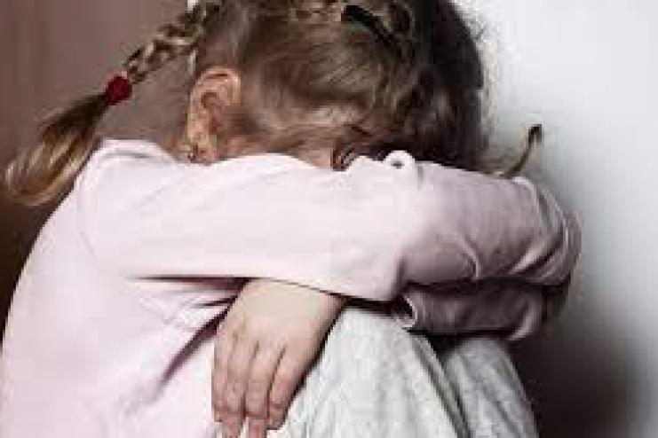 Растление отцом 5-летней дочери в Одесской области: злоумышленнику назначили наказание