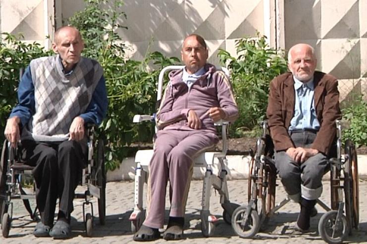 Стало відомо, де перебувають пацієнти психлікарні, яких покинули на кладовищі в Одесі