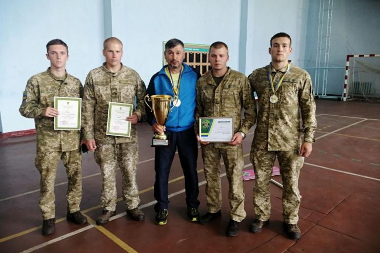 ПРИКОРДОННИКИ ІЗМАЇЛЬСЬКОГО ЗАГОНУ ПОСІЛИ ПРИЗОВІ МІСЦЯ З РУКОПАШНОГО БОЮ В МІСТІ ХМЕЛЬНИЦЬКИЙ