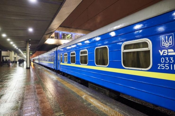 Скандал з Укрзалізницею: пасажирів залишили, а речі повезли