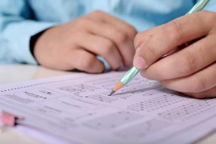 У МОН підрахували, скільки учнів склали ЗНО-2021 на 200