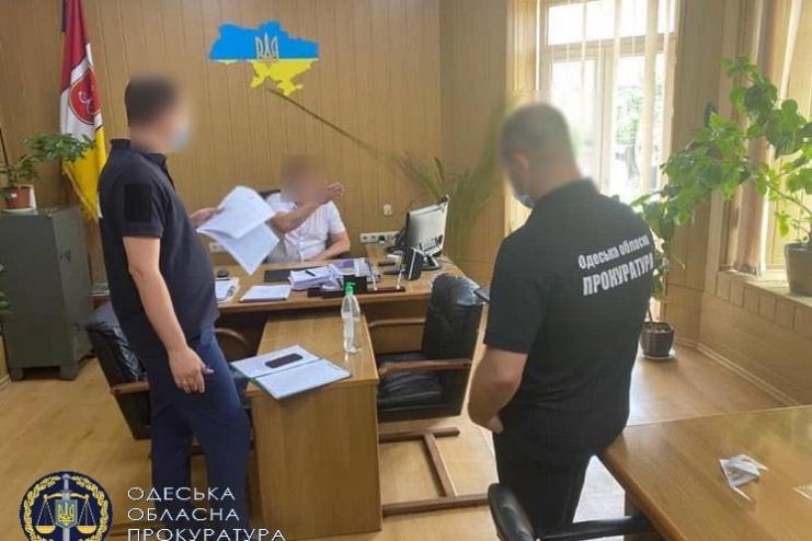 Начальника одного из райотделов полиции Одесчины подозревают в злоупотреблении служебным положением