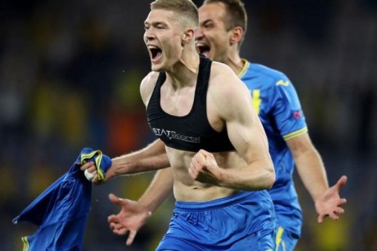 Не у "ліфчику" чи "топіку": цікава інформація про автора рекордного гола шведам
