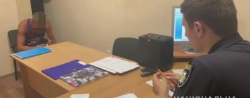 Згадав стару образу: в Одесі роздільнянець на вулиці побив поліцейського (відео)