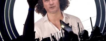 Пел весь стадион: Кузьма Скрябин «выступил» на концерте в честь 30-летия Дня независимости