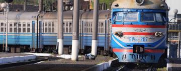  10 потягів запізнюються через погодні умови та технічні перебої