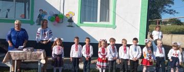 В маленькой Иванчанской школе 50-й раз прозвенел "Первый звонок"