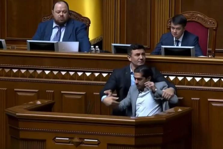 Драка в Раде: Тищенко открыл политический сезон "в лучших традициях"
