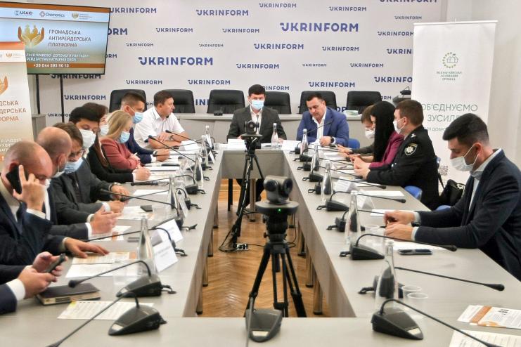 В Україні відкрили гарячу лінію для випадків рейдерства в агросфері