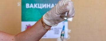 МОЗ запропонувало список професій для обов'язкової COVID-вакцинації