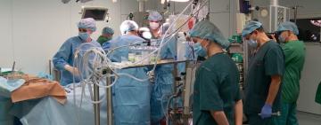 Допомогли врятувати життя чотирьом дівчинкам: поліцейські оперативно доставили донорські органи 