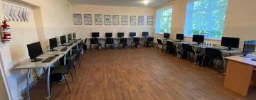Комп'ютерний клас у селі Світлодолинське: подарунок благодійної організації 