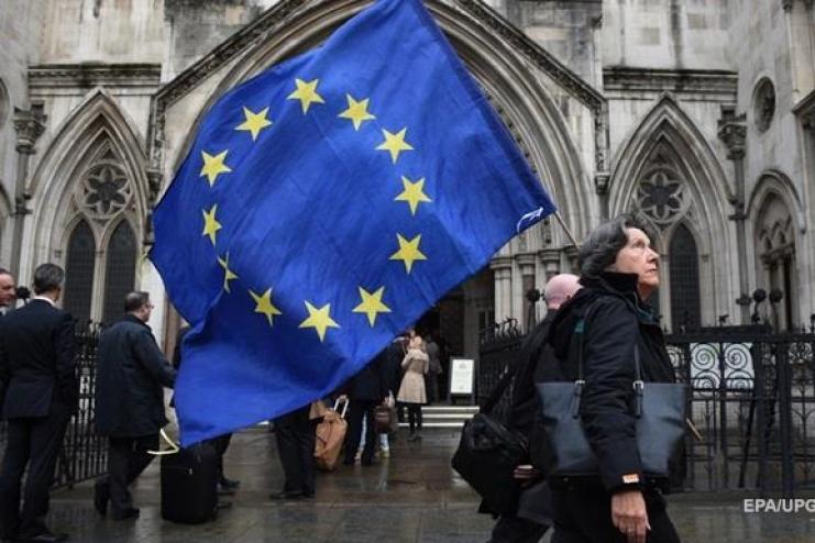 ЕС намерен отменить безвиз для Украины - СМИ